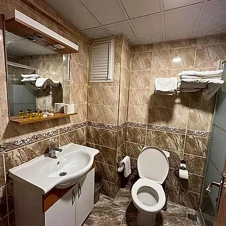 Cenka Ephesus Nocleg ze śniadaniem 4*